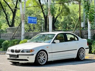 BMW 3 Series · 2003 год