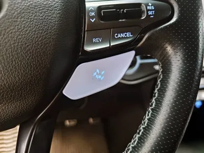 Hyundai Veloster 2019, 97334 км, за 12900000 KRW - фото 8