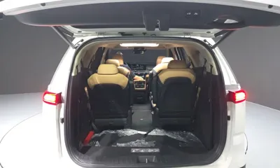 Kia Canival 2023, 12768 км, за 34500000 KRW - фото 20