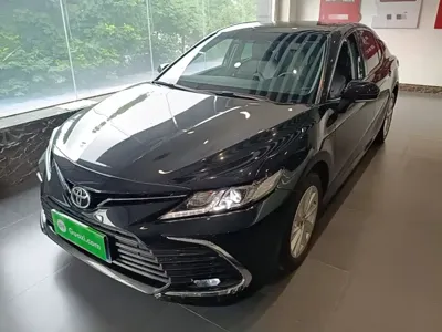 Toyota Camry · 2022 год
