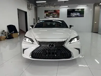 Lexus ES 2020, 110000 км, за 139800 CNY