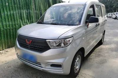 Wuling Hongguang V · 2022 год