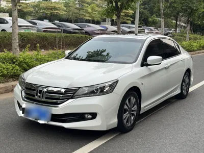 Honda Accord 2015, 134600 км, за 67422.26 CNY - фото 5