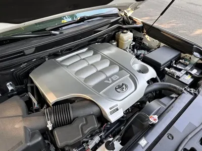 Toyota Land Cruiser 2020, 60000 км, за 795800 CNY - фото 25