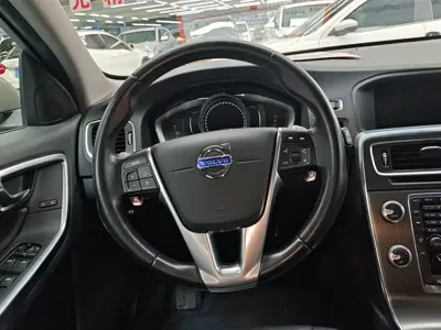 Volvo V60 2017, 77400 км, за 69800 CNY - фото 15