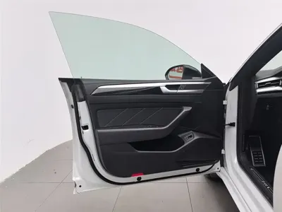 Volkswagen CC 2021, 59500 км, за 109800 CNY - фото 8