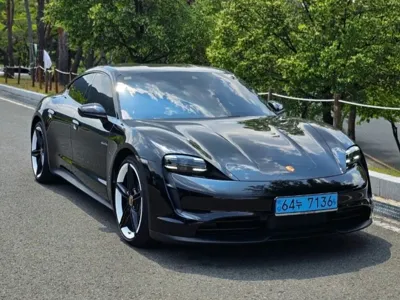 Porsche Taycan · 2022 год
