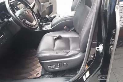 Toyota Highlander 2018, 170800 км, за 128332.06 CNY - фото 17