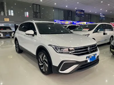 Volkswagen Tiguan L 2023, 10000 км, за 109800 CNY
