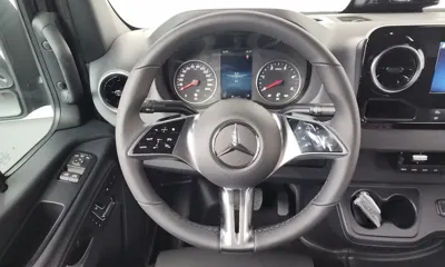 Mercedes-Benz Sprinter 2025, 81 км, за 114000000 KRW - фото 14