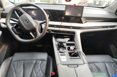 Changan CS75 Plus 2024, 49800 км, за 88625.13 CNY - фото 9