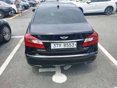 Hyundai Genesis 2013, 89014 км, за 7800000 KRW