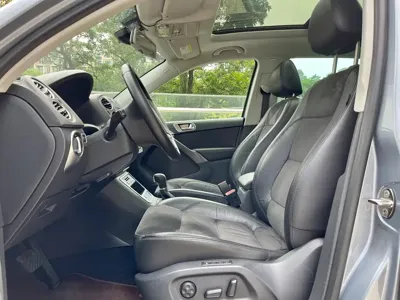 Volkswagen Tiguan 2012, 130000 км, за 21800 CNY - фото 9