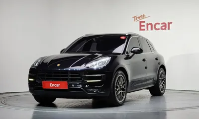 Porsche Macan · 2015 год