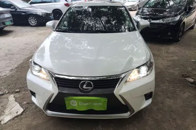 Lexus CT 2014, 102200 км, за 77490.05 CNY