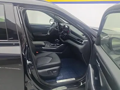 Toyota Crown Kluger 2023, 41400 км, за 216800 CNY - фото 8
