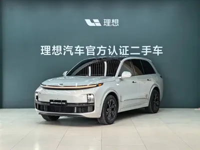 Li Auto Li L8 · 2023 год