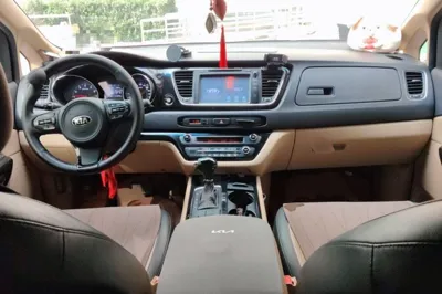 Kia Carnival 2015, 121900 км, за 65499.34 CNY - фото 9