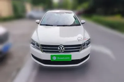 Volkswagen Lavida 2013, 73800 км, за 33469.23 CNY