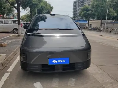 Li Auto Li MEGA 2025, 14700 км, за 478000 CNY