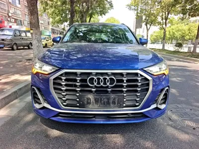 Audi Q3 2019, 105300 км, за 78000 CNY