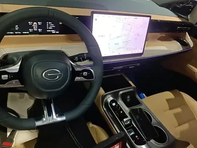 GAC Motor 传祺E8 PHEV 2024, 36400 км, за 145200 CNY - фото 10