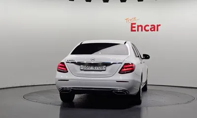 Mercedes-Benz E-Class 2018, 83215 км, за 23000000 KRW