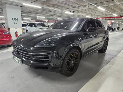 Porsche Cayenne · 2023 год