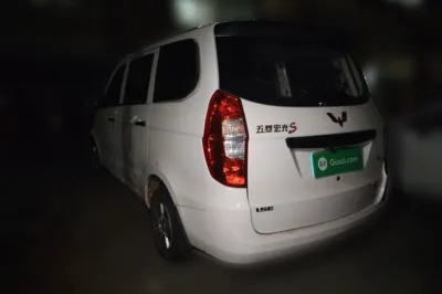 Wuling Hongguang 2018, 51900 км, за 25526.37 CNY