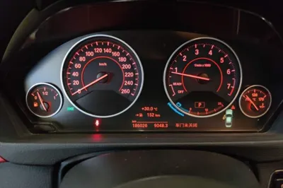 BMW 3 Series 2015, 186000 км, за 54791.63 CNY - фото 14