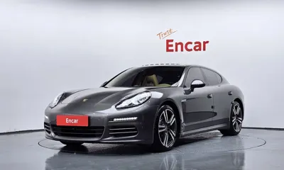Porsche Panamera · 2015 год