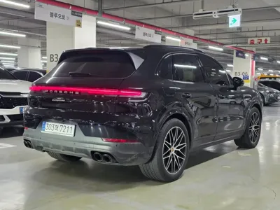 Porsche Cayenne 2024, 35000 км, за 143230000 KRW
