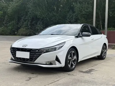 Hyundai Elantra · 2022 год