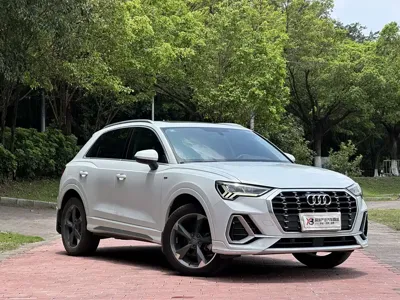 Audi Q3 2020, 38000 км, за 99000 CNY