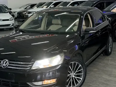 Volkswagen Passat 2015, 165000 км, за 24800 CNY