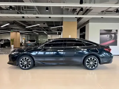 Toyota Avalon 2023, 72500 км, за 112700 CNY