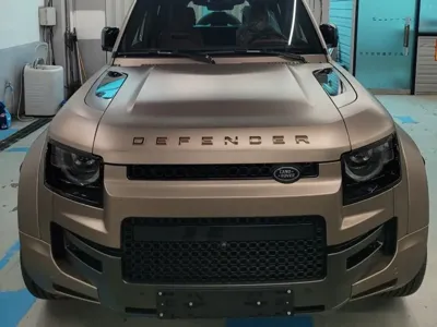 Land Rover Defender · 2025 год
