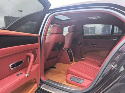 Bentley Flying Spur 2018, 42000 км, за 888000 CNY - фото 13