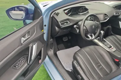 Peugeot 308S 2015, 56500 км, за 47864.5 CNY