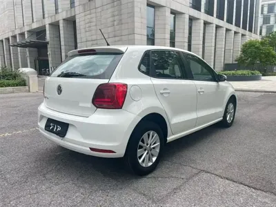 Volkswagen Polo 2017, 60000 км, за 38000 CNY