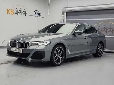 BMW 5-Series · 2023 год