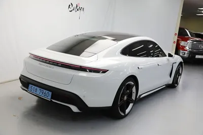 Porsche Taycan 2021, 78950 км, за 111000000 KRW