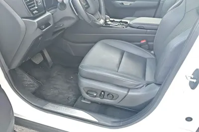 Lexus NX 2022, 4400 км, за 207176.22 CNY - фото 17
