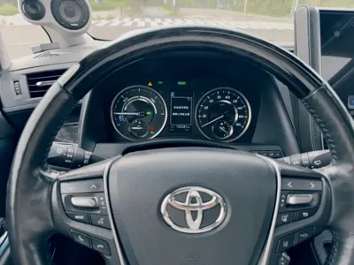Toyota Vellfire 2020, 100000 км, за 385000 CNY