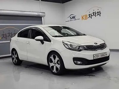 Kia Pride 2013, 130317 км, за 3500000 KRW
