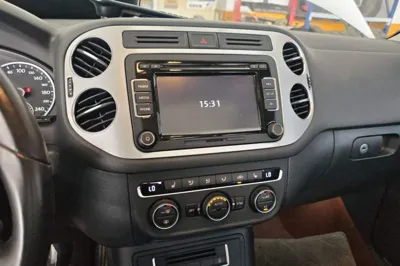 Volkswagen Tiguan 2015, 71500 км, за 48337.94 CNY - фото 13