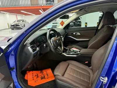 BMW 3 Series 2020, 30000 км, за 132000 CNY