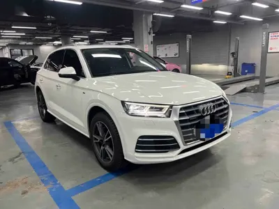 Audi Q5L 2020, 46000 км, за 129800 CNY