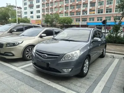 Hyundai Elantra · 2010 год
