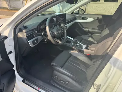 Audi A4L 2022, 68000 км, за 138800 CNY